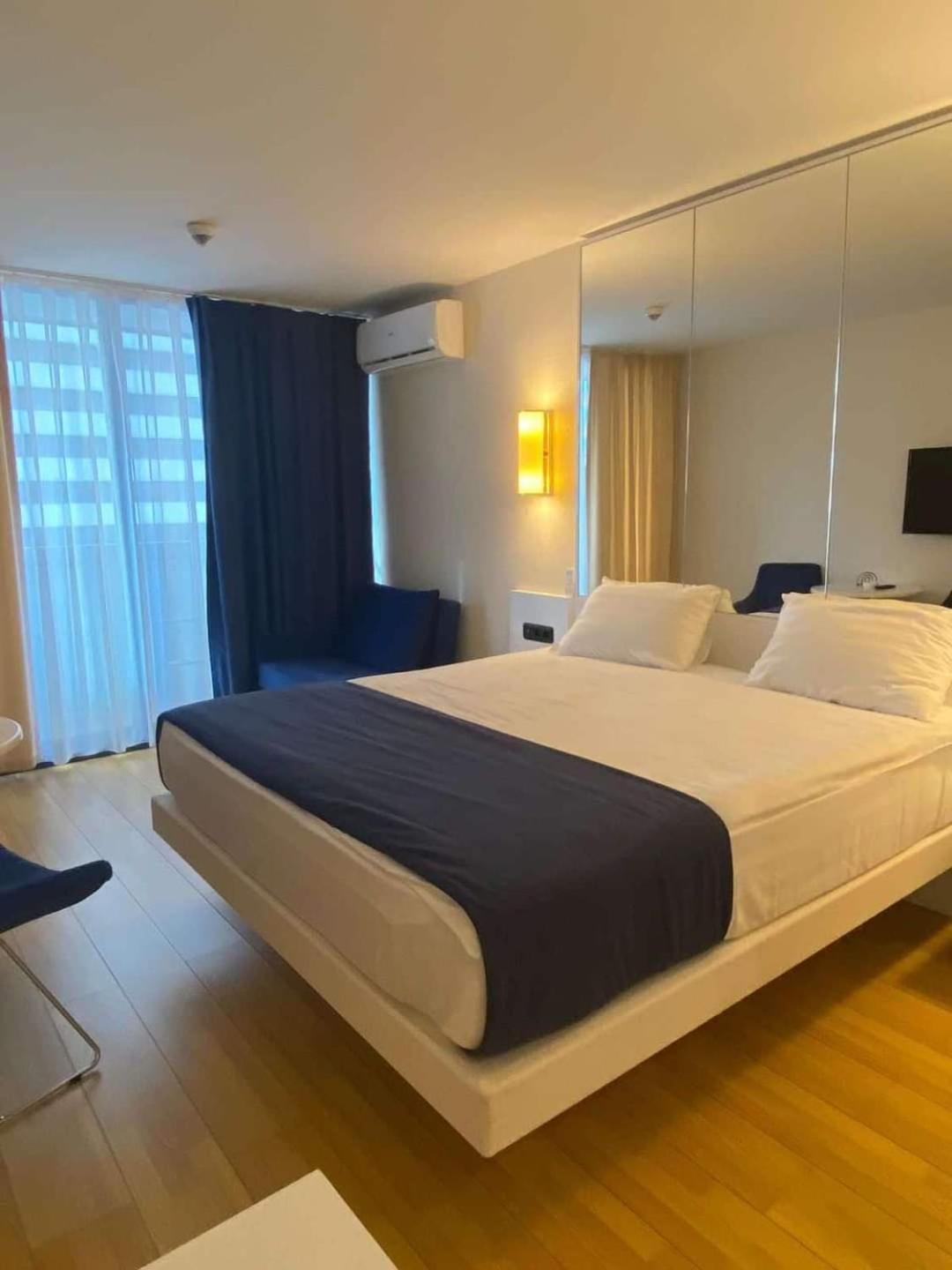 Lux Apart Hotel 555 บาทูมิ ภายนอก รูปภาพ