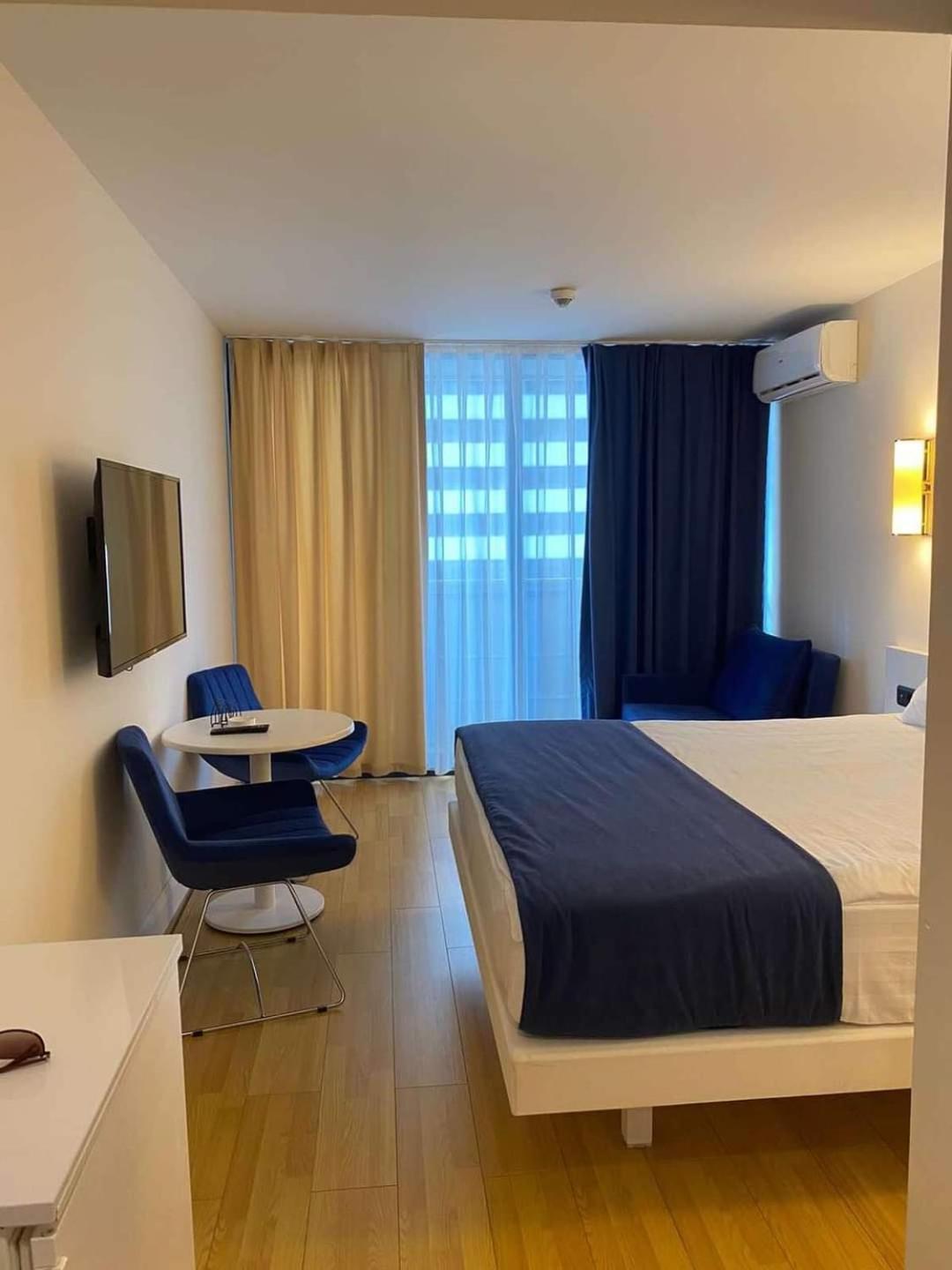 Lux Apart Hotel 555 บาทูมิ ห้อง รูปภาพ